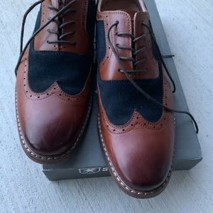 Men’s Stacy Adams brown and navy dress shoe